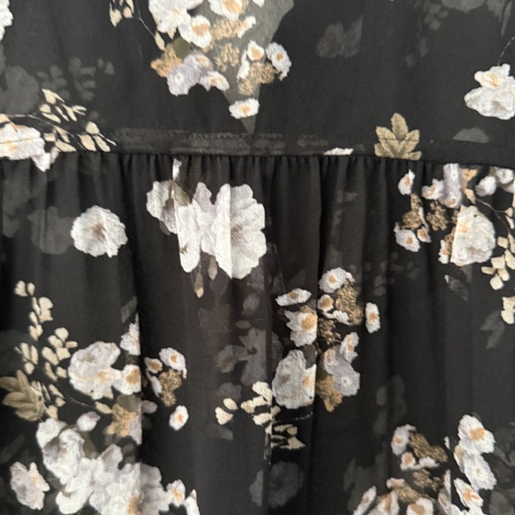 VINCE Women’s Black Floral Print Sheer Silk Band Collar Blouse Size Medium - Picture 6 of 10
